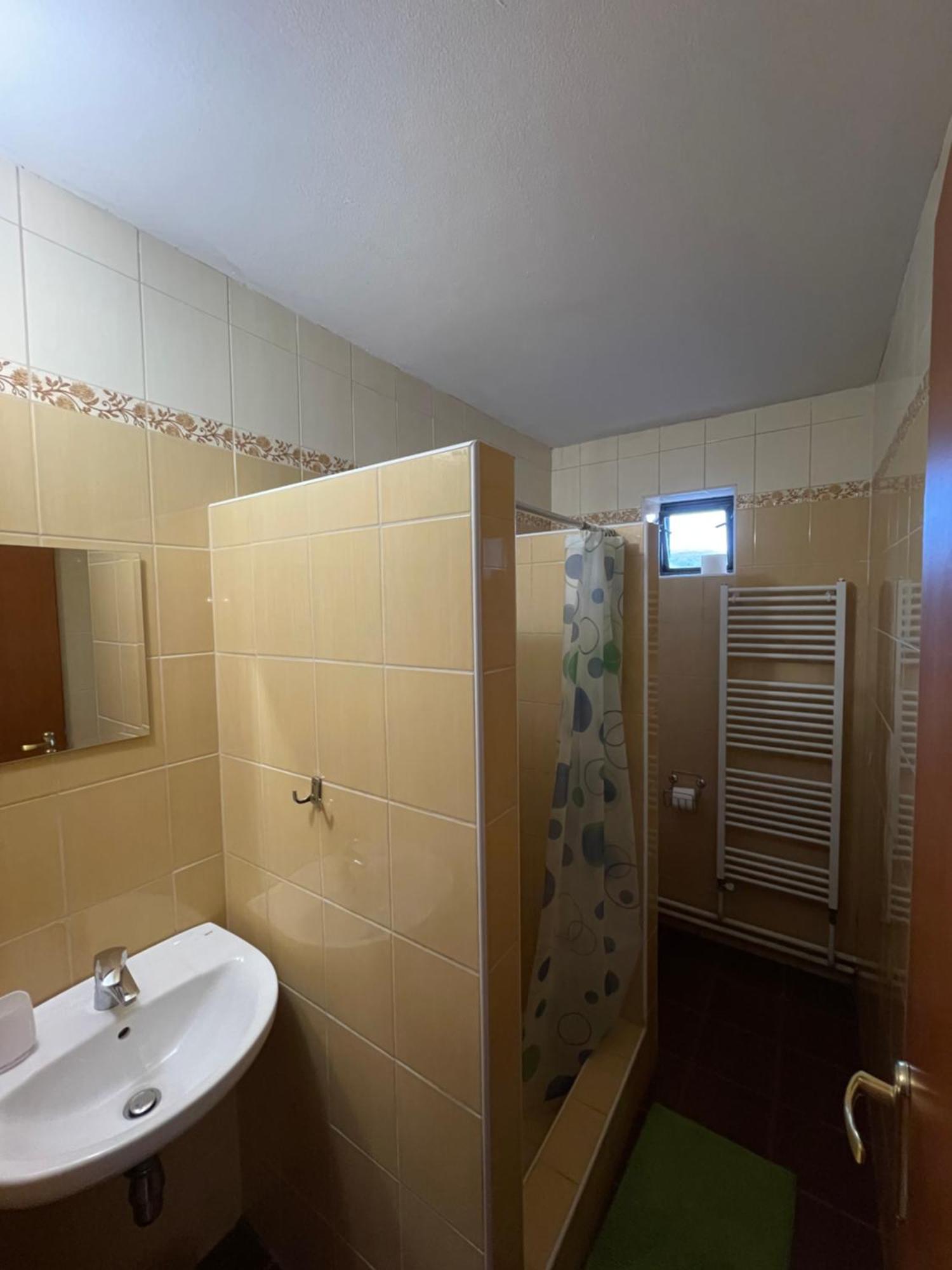 Penzion Ema - Casta Apartment Ngoại thất bức ảnh