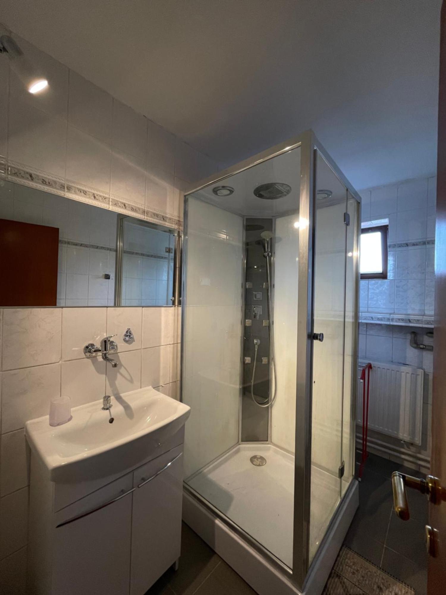 Penzion Ema - Casta Apartment Ngoại thất bức ảnh